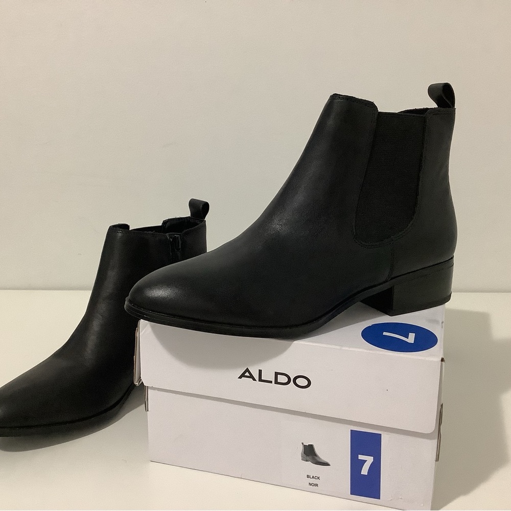 ALDO CHELSEA ,  Black Leather Ankle Booties , Women’s Size 7